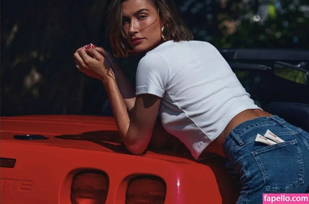 Hailey Bieber / baldwin / haileybieber Onlyfans Photo Gallery 