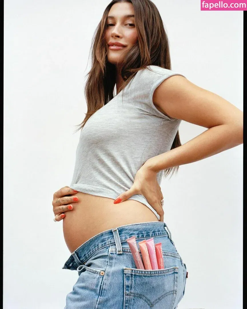 Hailey Bieber / baldwin / haileybieber Onlyfans Photo Gallery 