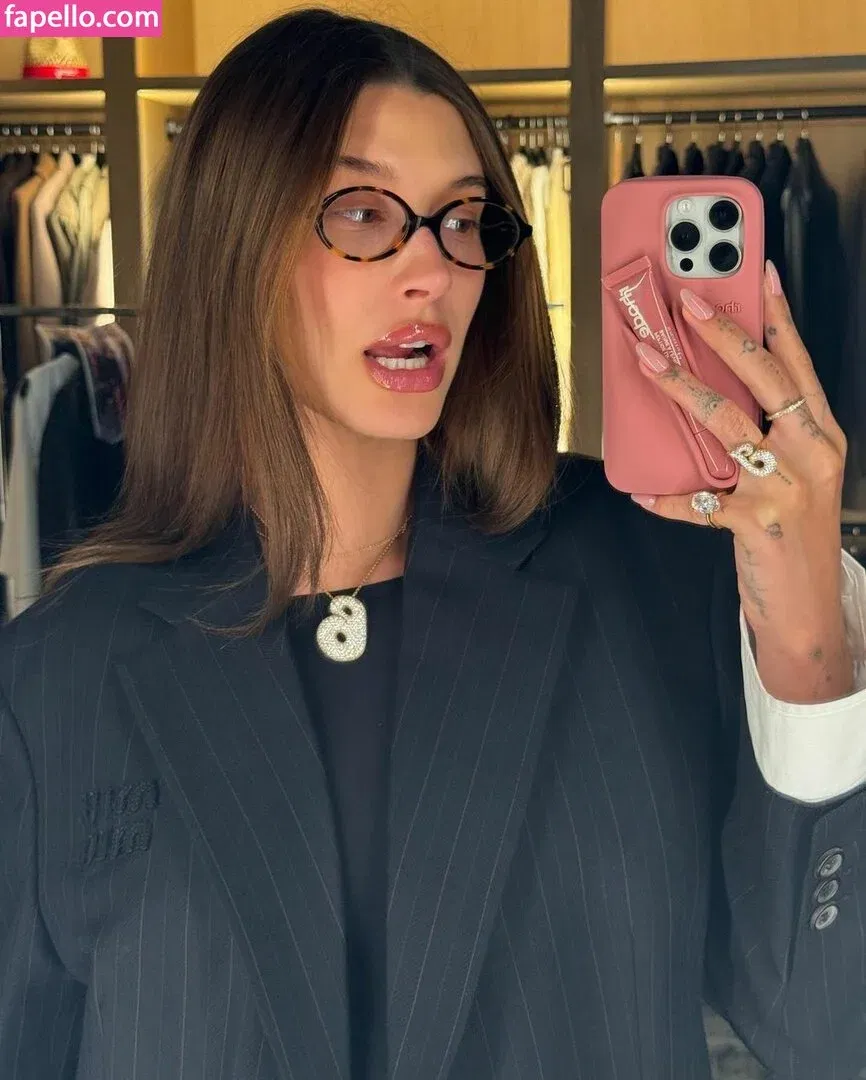 Hailey Bieber / baldwin / haileybieber Onlyfans Photo Gallery 