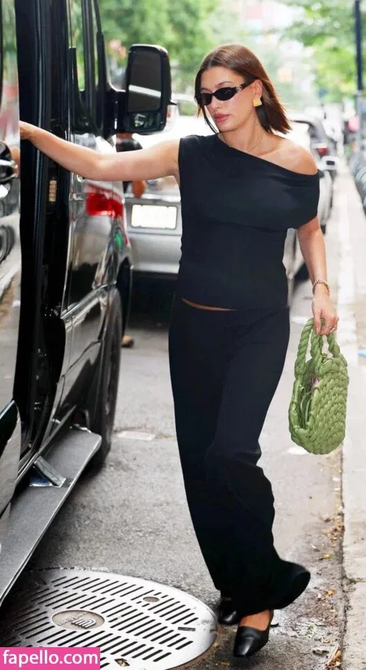 Hailey Bieber / baldwin / haileybieber Onlyfans Photo Gallery 