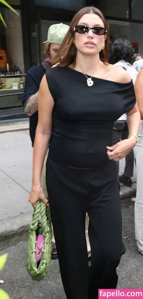 Hailey Bieber / baldwin / haileybieber Onlyfans Photo Gallery 