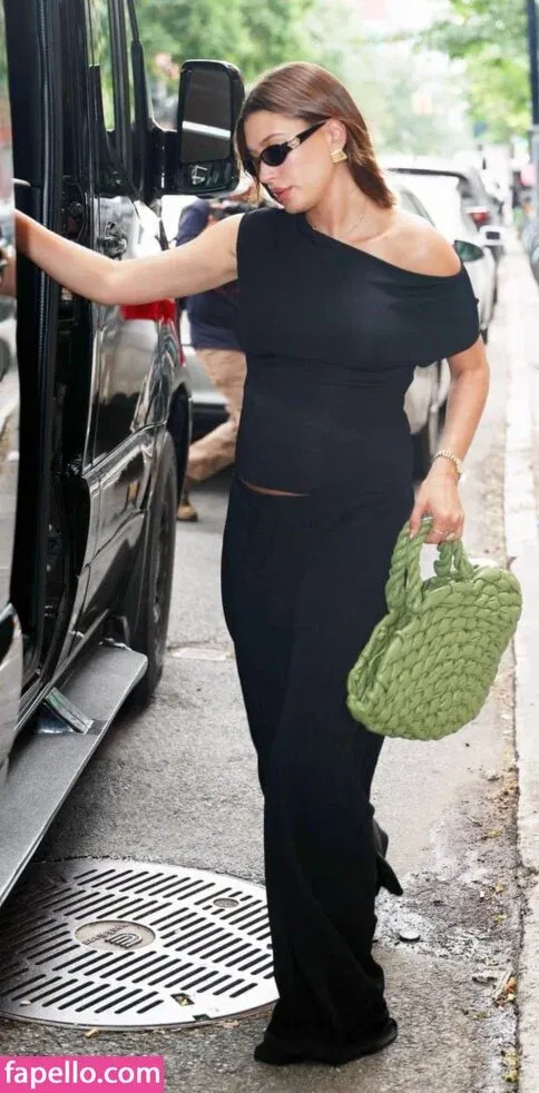 Hailey Bieber / baldwin / haileybieber Onlyfans Photo Gallery 