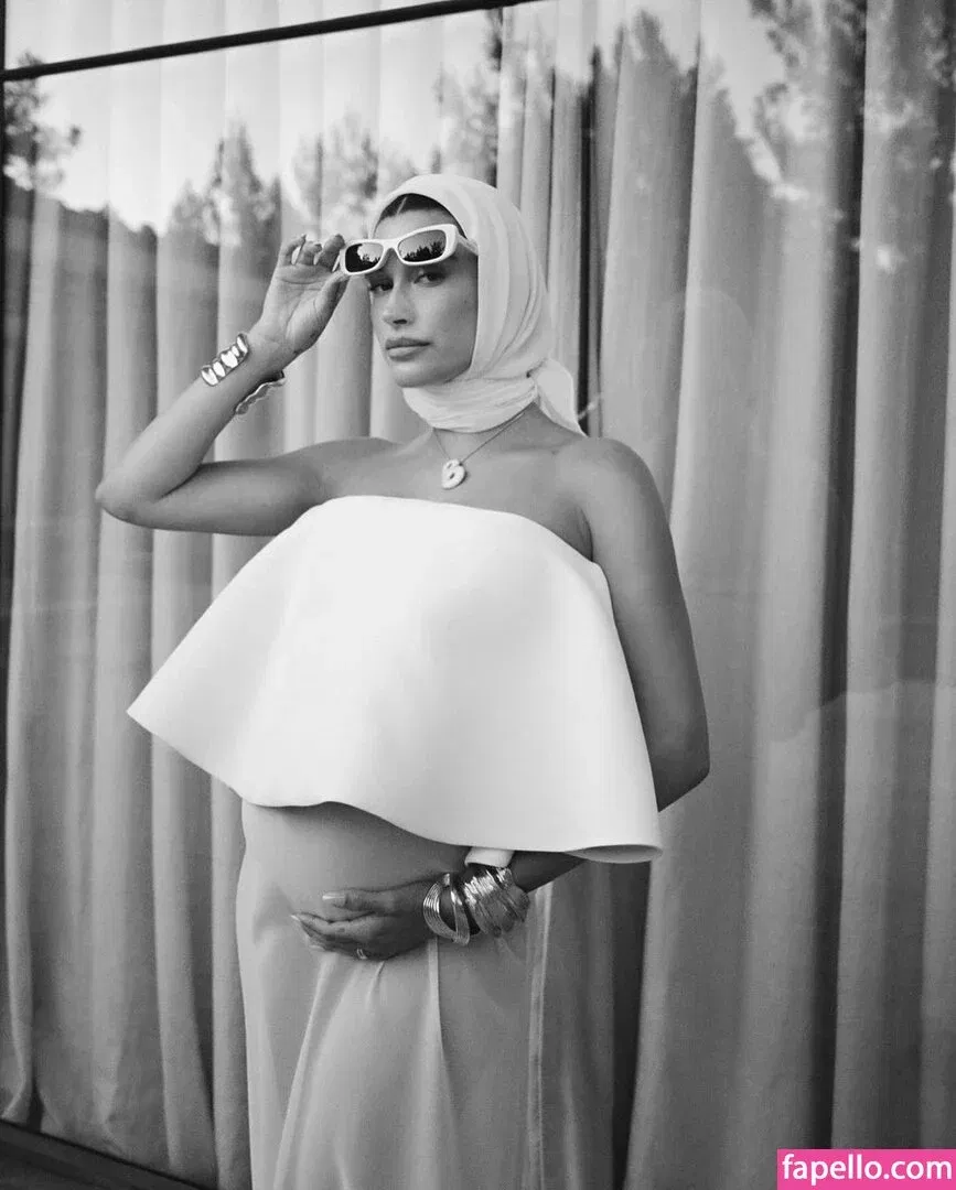 Hailey Bieber / baldwin / haileybieber Onlyfans Photo Gallery 