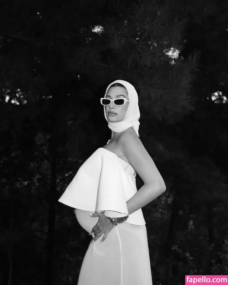 Hailey Bieber / baldwin / haileybieber Onlyfans Photo Gallery 