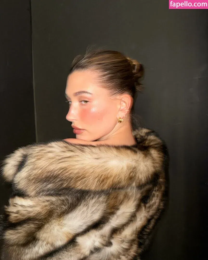 Hailey Bieber / baldwin / haileybieber Onlyfans Photo Gallery 