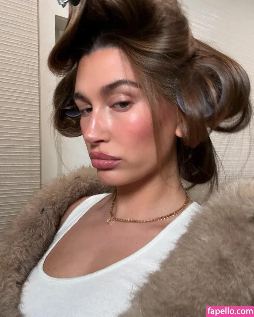 Hailey Bieber / baldwin / haileybieber Onlyfans Photo Gallery 