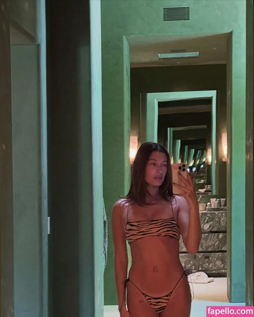 Hailey Bieber / baldwin / haileybieber Onlyfans Photo Gallery 