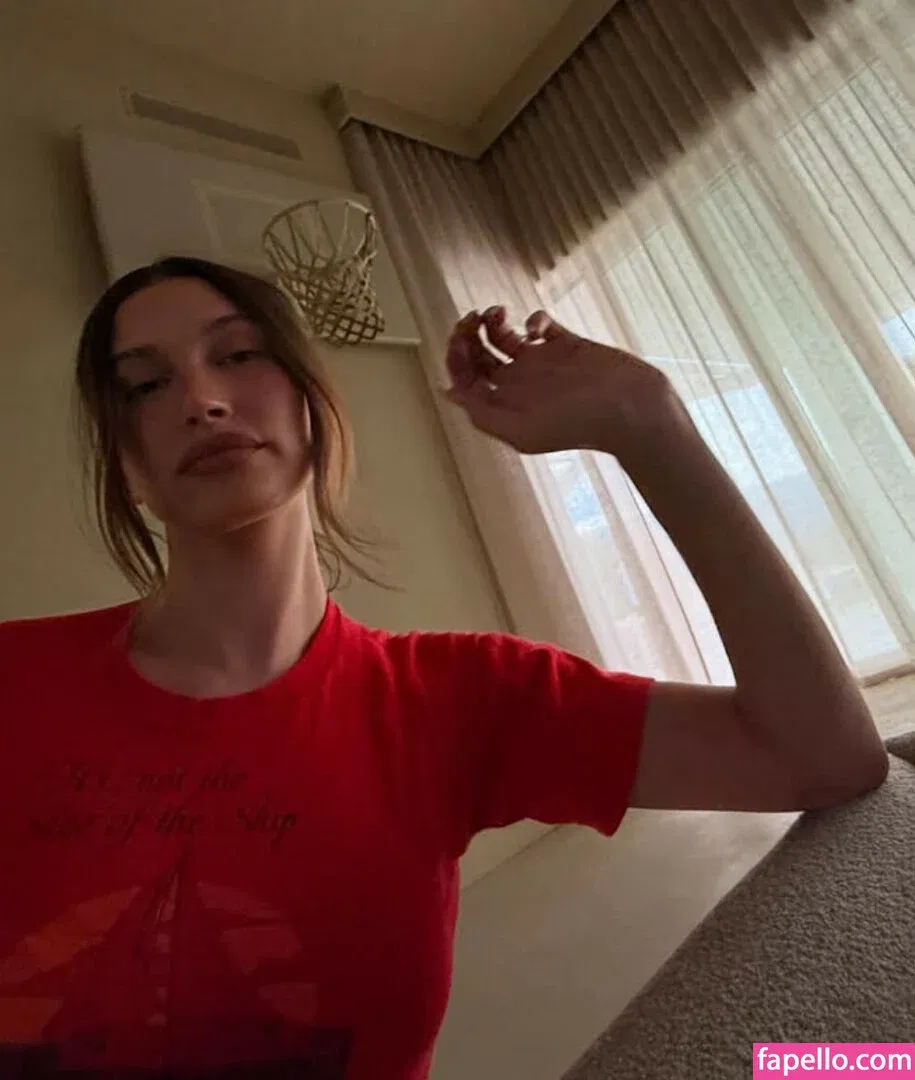 Hailey Bieber / baldwin / haileybieber Onlyfans Photo Gallery 