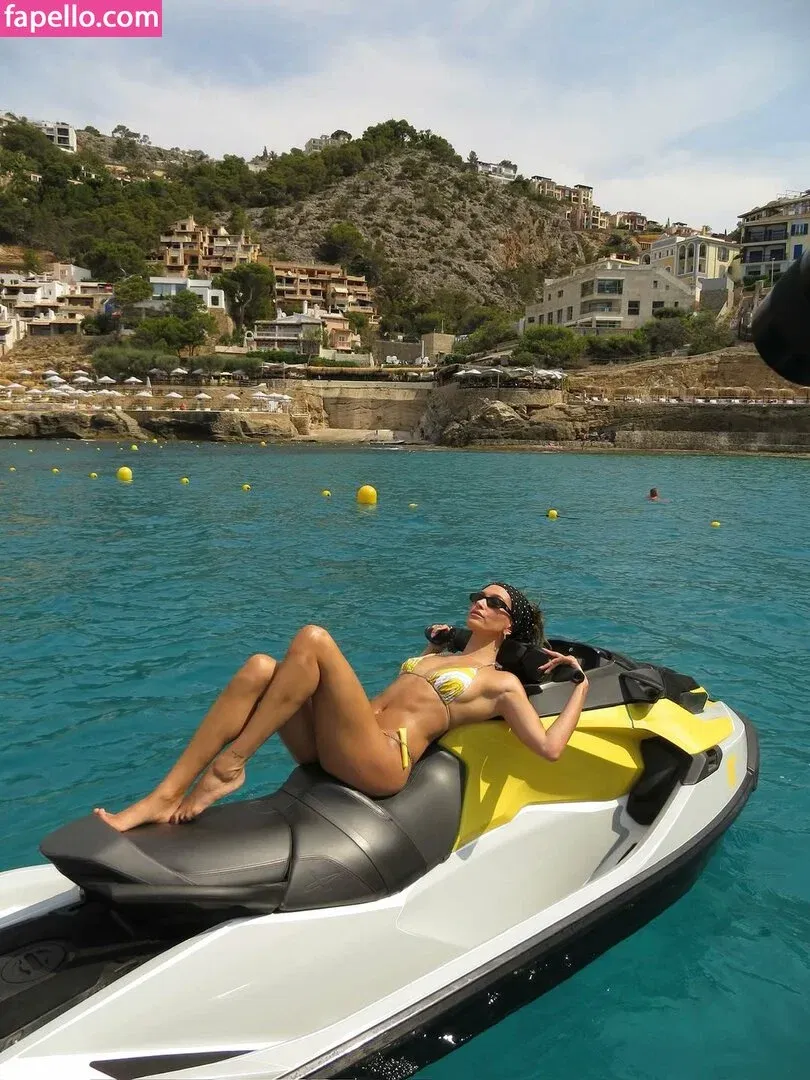 Hailey Bieber / baldwin / haileybieber Onlyfans Photo Gallery 