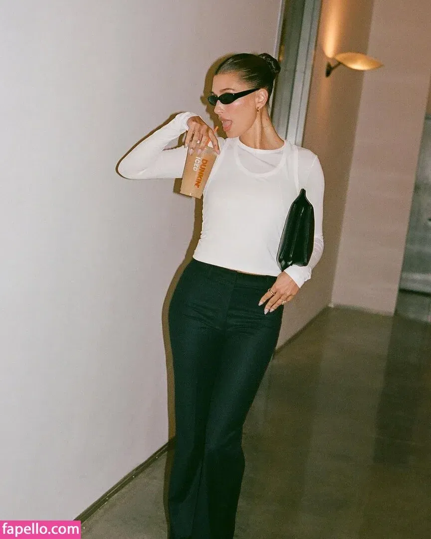 Hailey Bieber / baldwin / haileybieber Onlyfans Photo Gallery 