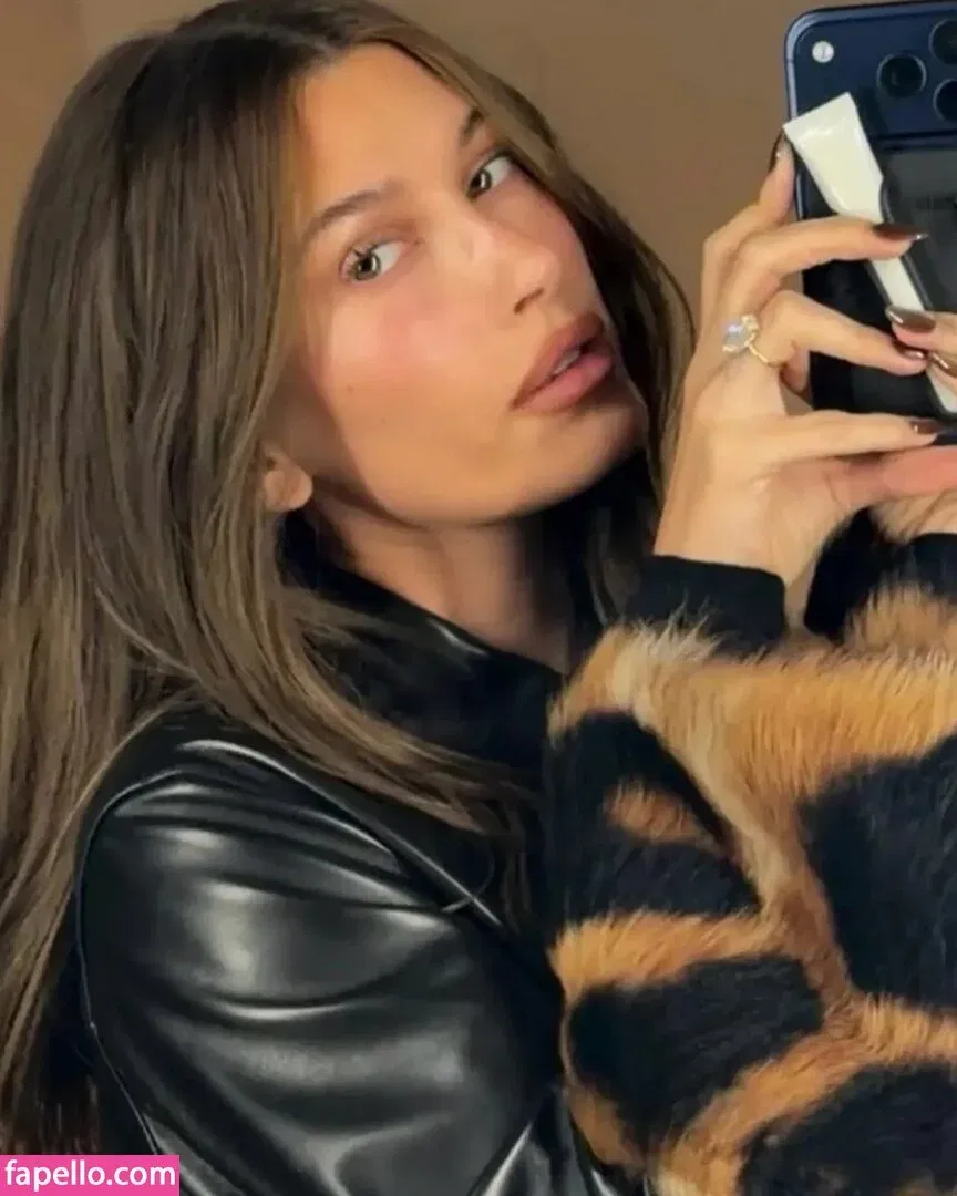 Hailey Bieber / baldwin / haileybieber Onlyfans Photo Gallery 