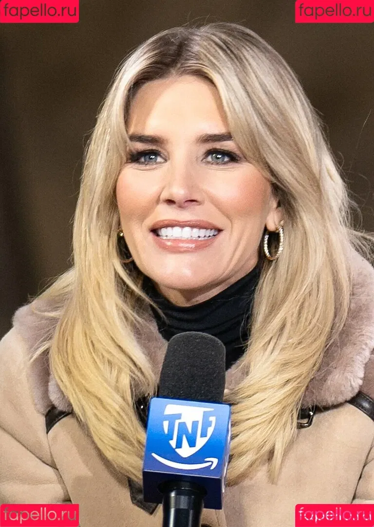 Charissa Thompson / Sportscaster / charissajthompson Onlyfans Photo Gallery 