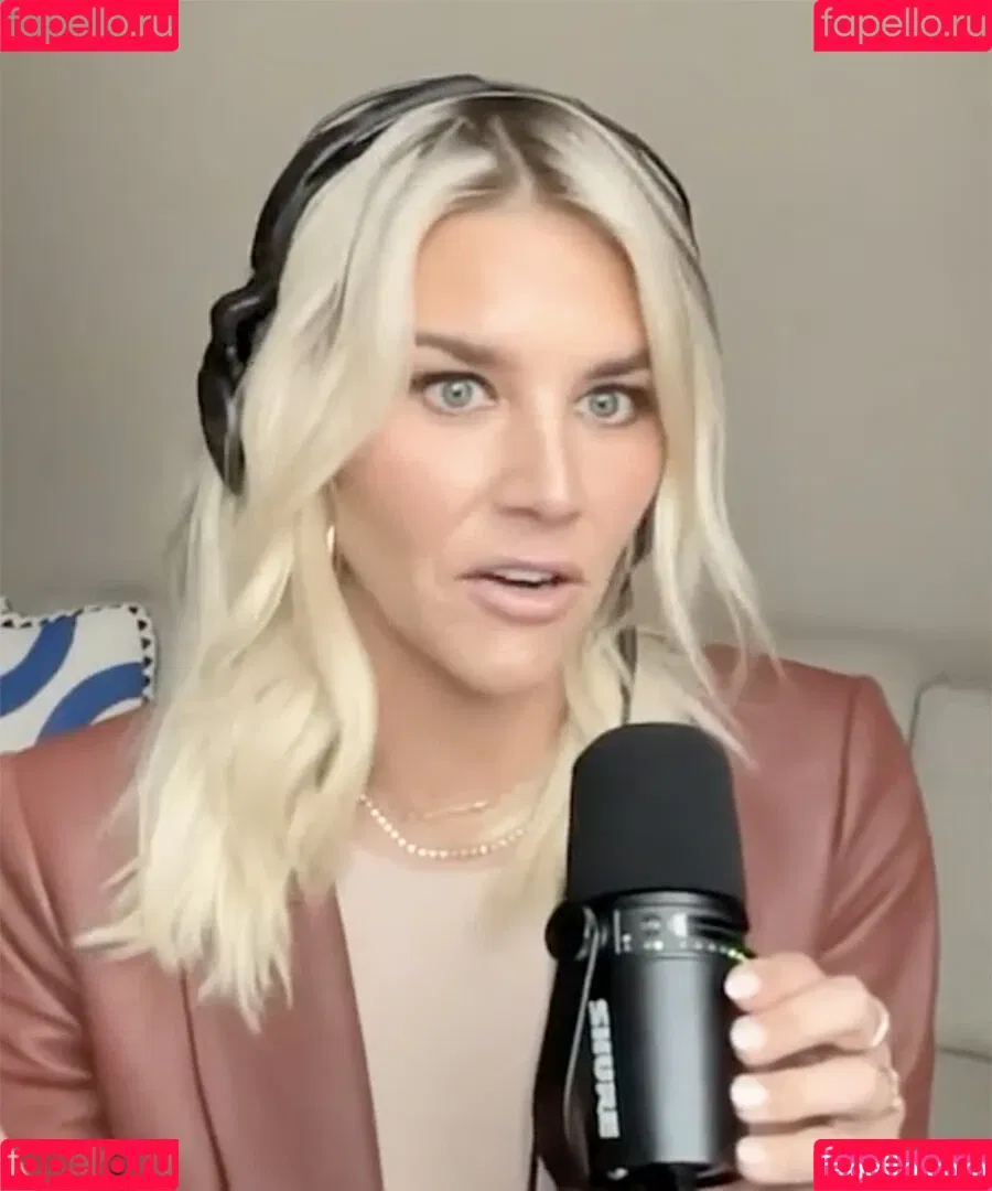 Charissa Thompson / Sportscaster / charissajthompson Onlyfans Photo Gallery 