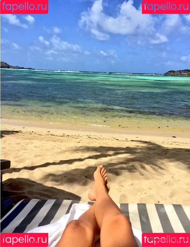 Charissa Thompson / Sportscaster / charissajthompson Onlyfans Photo Gallery 