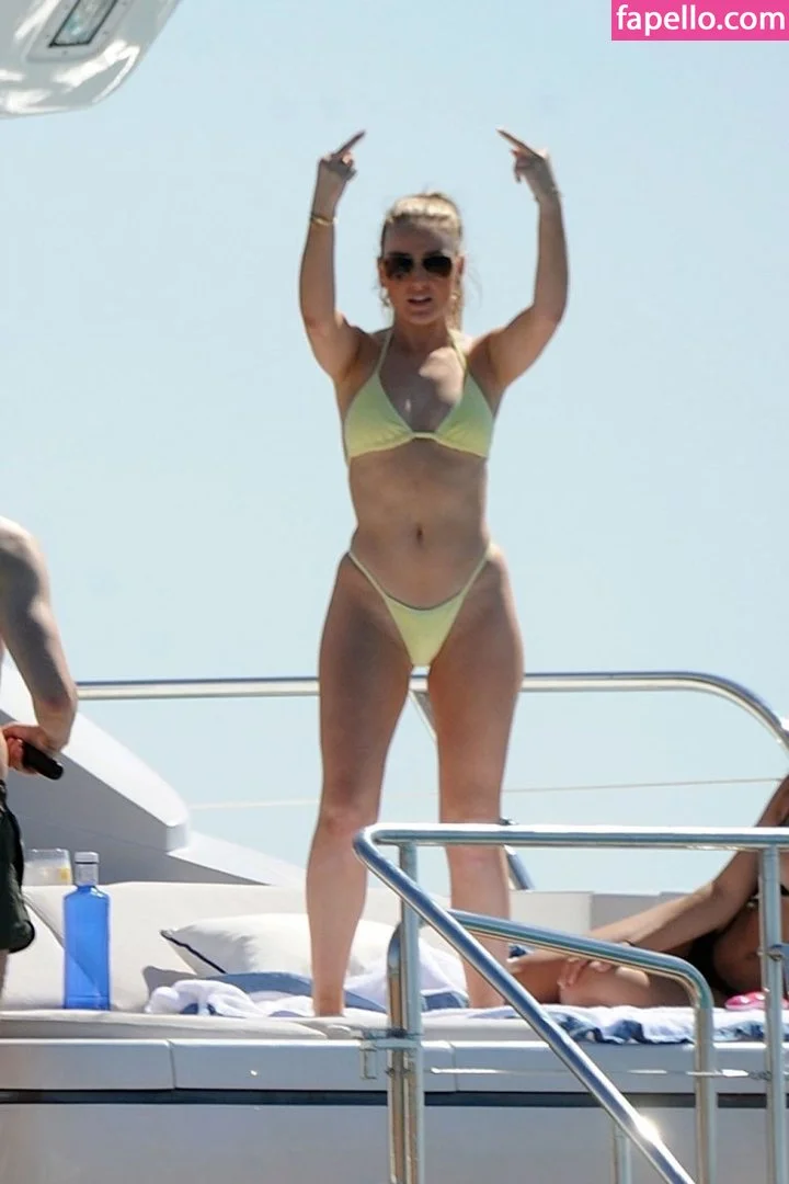 Perrie Edwards / perrieedwards Onlyfans Photo Gallery 