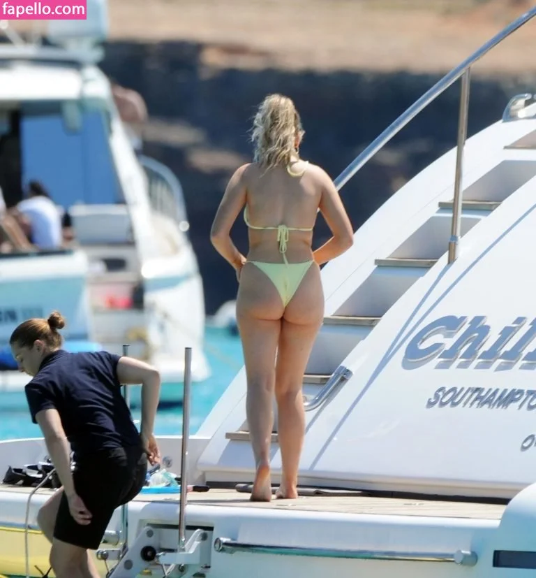 Perrie Edwards / perrieedwards Onlyfans Photo Gallery 