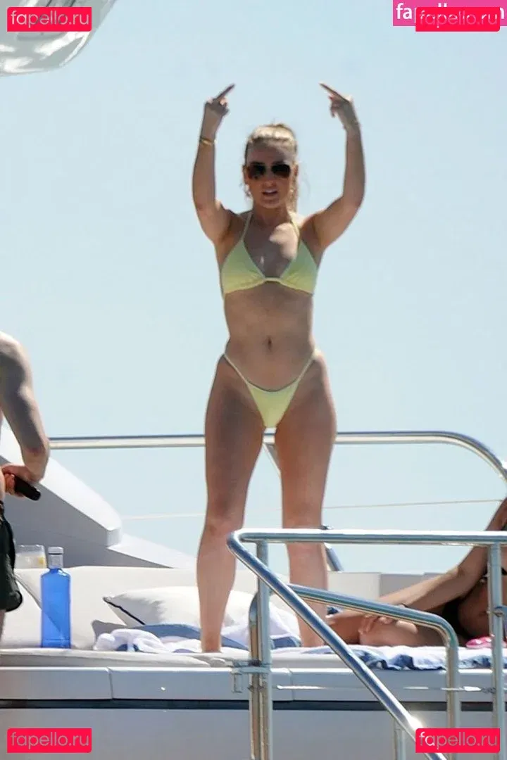 Perrie Edwards / perrieedwards Onlyfans Photo Gallery 