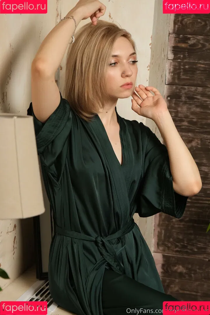 mayberoxy / roxyloove_vip Onlyfans Photo Gallery 