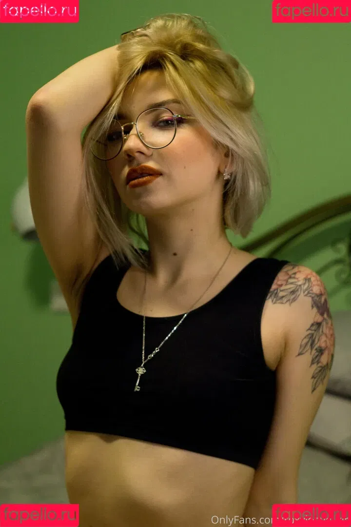 mayberoxy / roxyloove_vip Onlyfans Photo Gallery 
