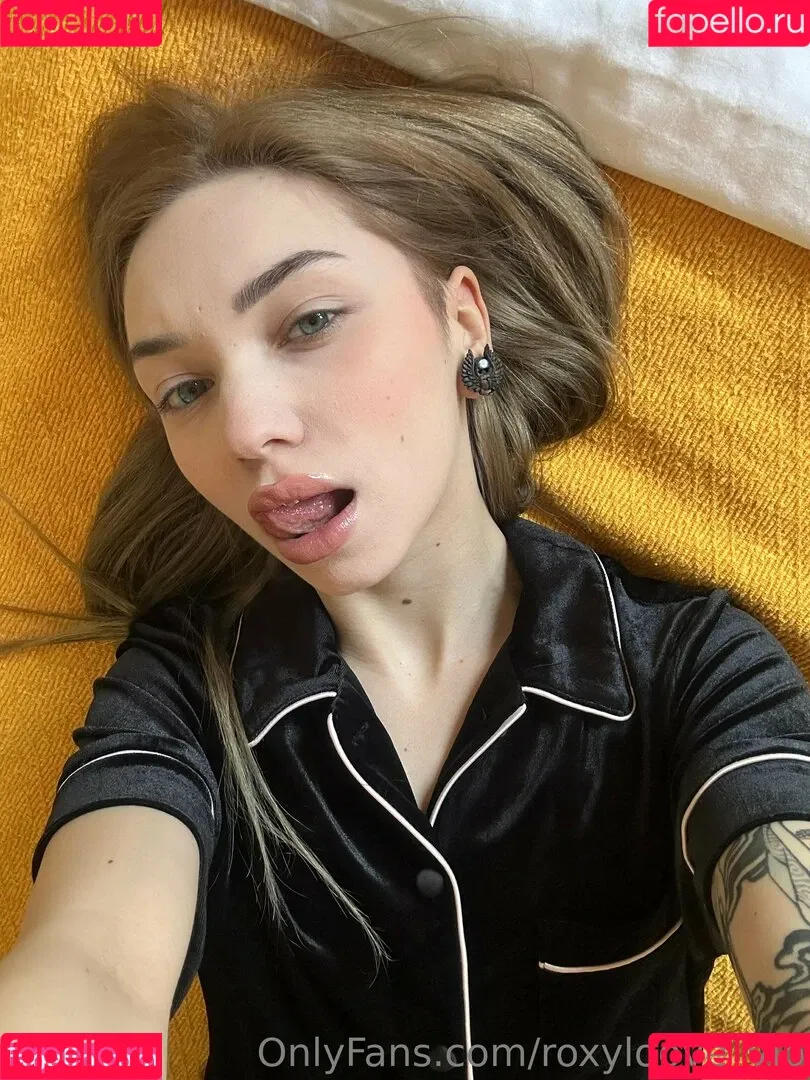 mayberoxy / roxyloove_vip Onlyfans Photo Gallery 