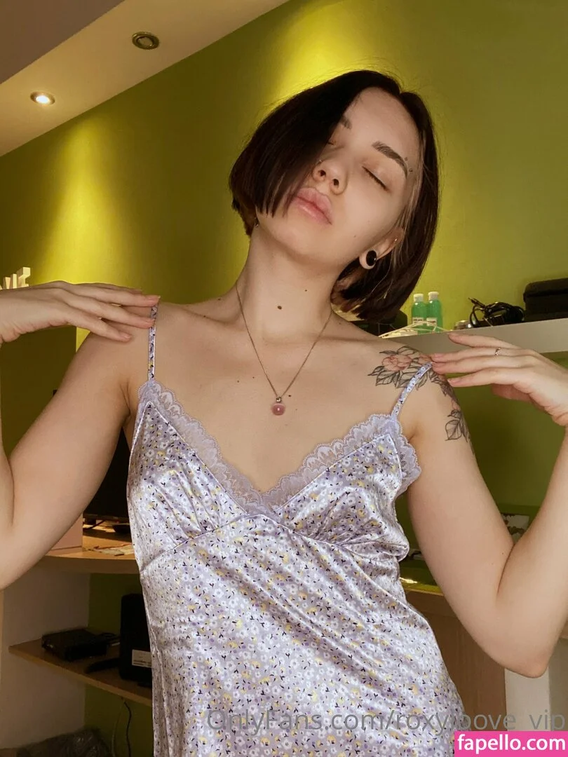 mayberoxy / roxyloove_vip Onlyfans Photo Gallery 