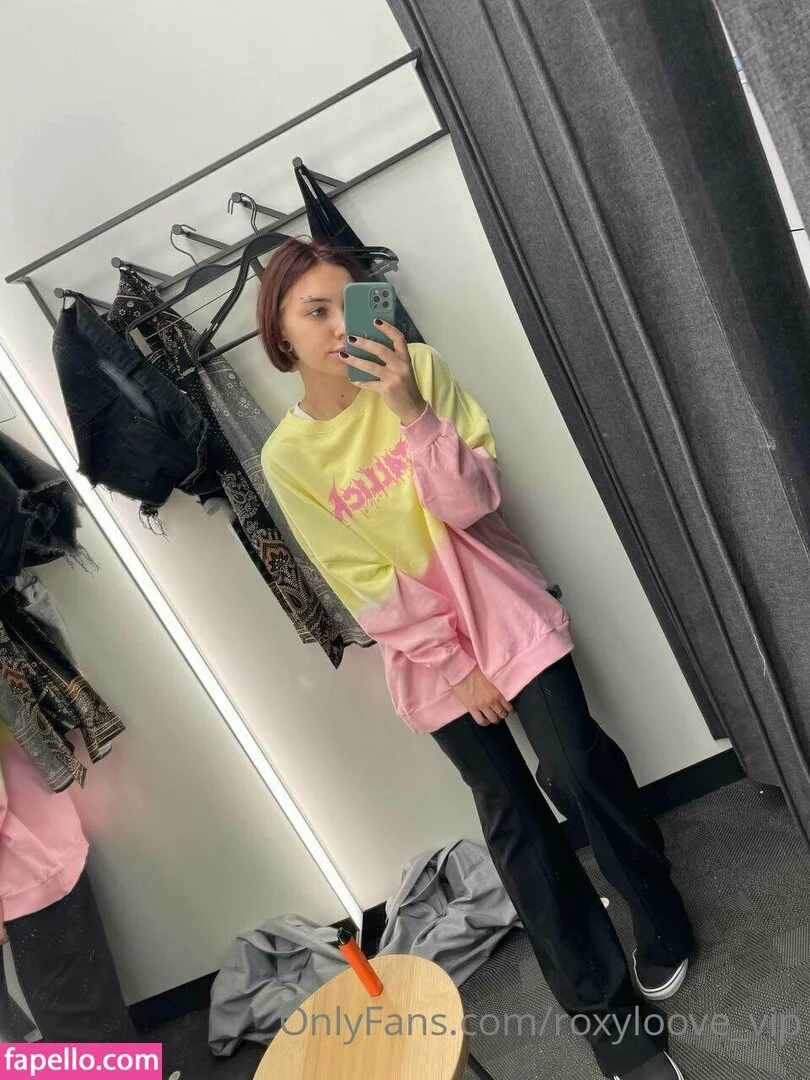 mayberoxy / roxyloove_vip Onlyfans Photo Gallery 