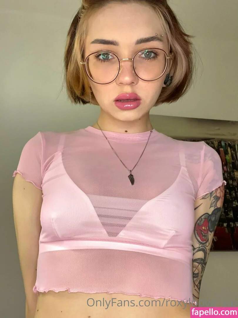 mayberoxy / roxyloove_vip Onlyfans Photo Gallery 
