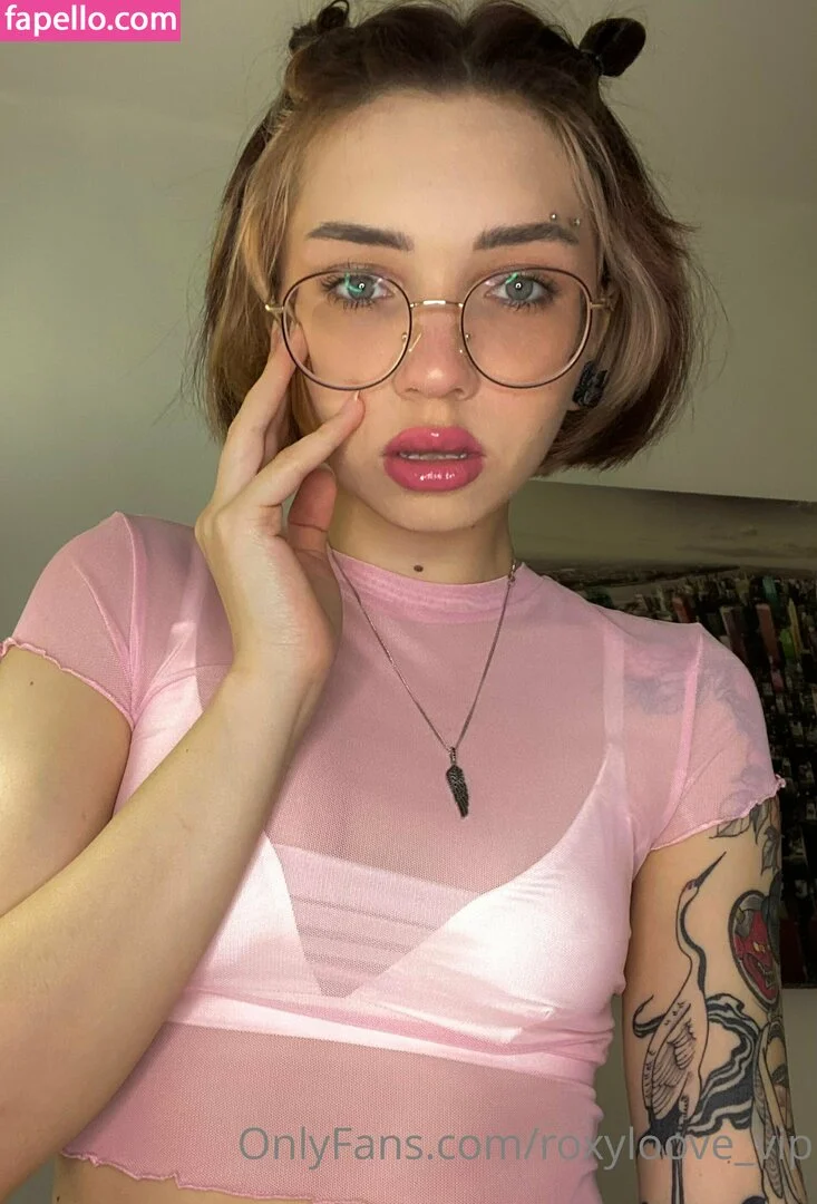 mayberoxy / roxyloove_vip Onlyfans Photo Gallery 