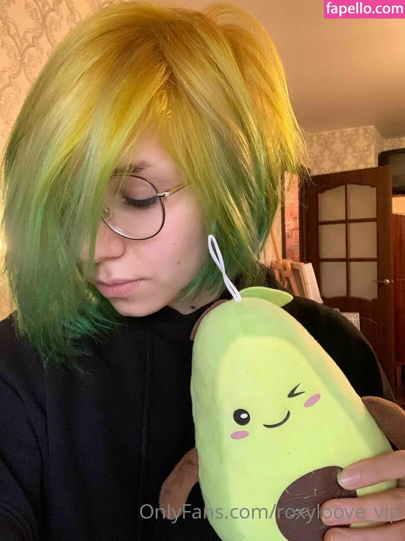 mayberoxy / roxyloove_vip Onlyfans Photo Gallery 