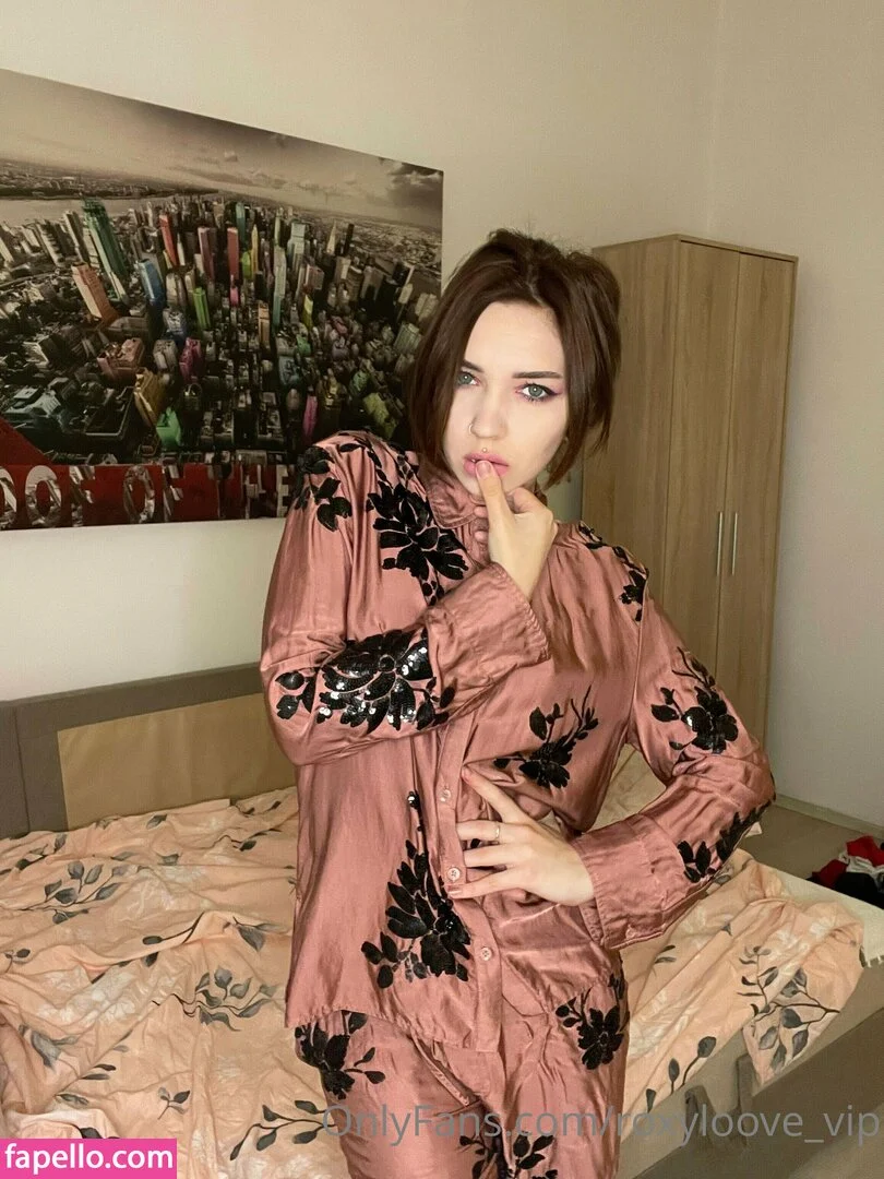 mayberoxy / roxyloove_vip Onlyfans Photo Gallery 