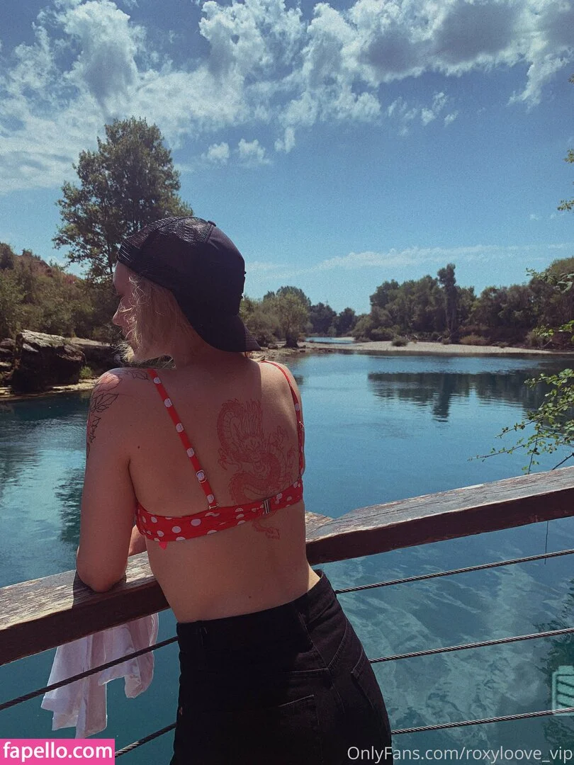 mayberoxy / roxyloove_vip Onlyfans Photo Gallery 