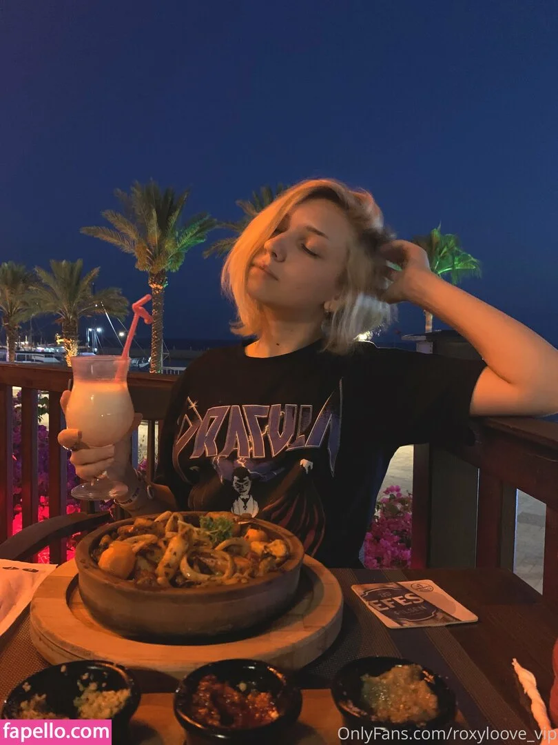 mayberoxy / roxyloove_vip Onlyfans Photo Gallery 