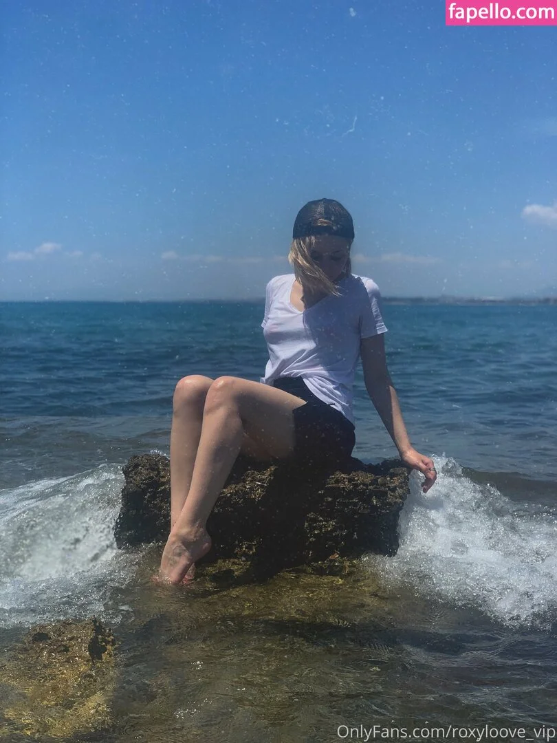 mayberoxy / roxyloove_vip Onlyfans Photo Gallery 