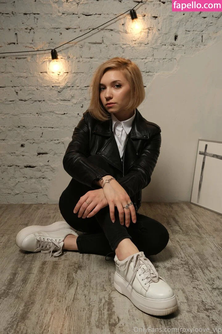 mayberoxy / roxyloove_vip Onlyfans Photo Gallery 