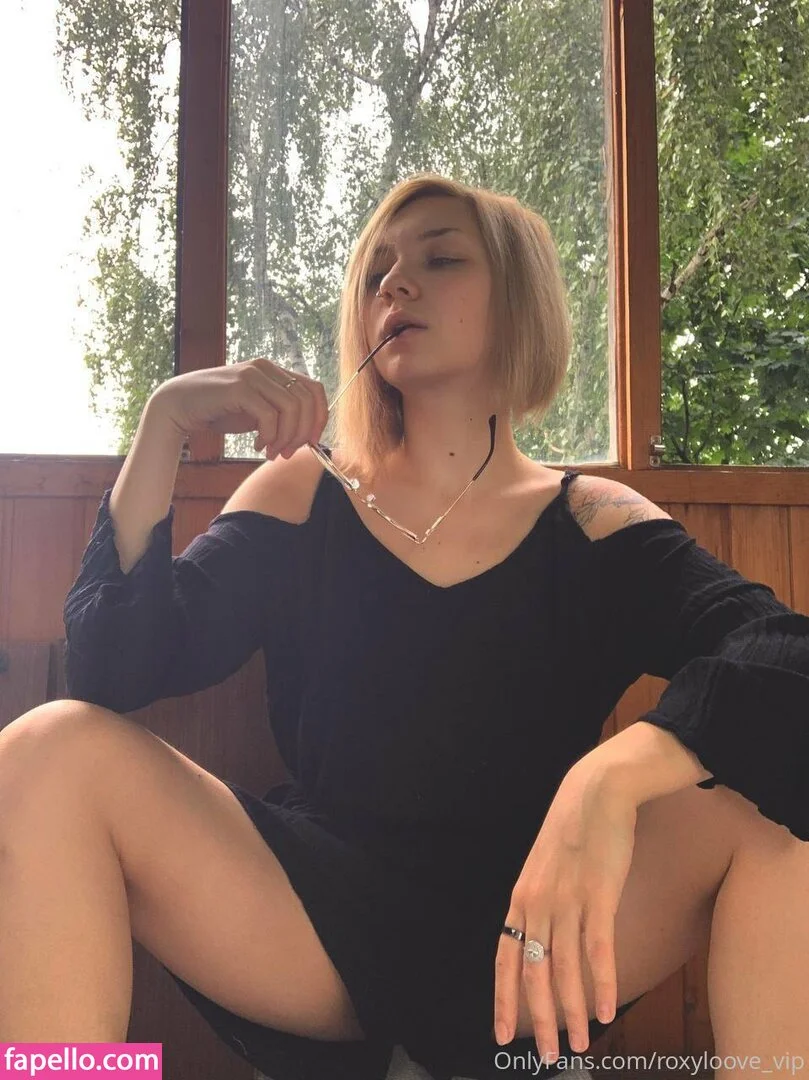 mayberoxy / roxyloove_vip Onlyfans Photo Gallery 