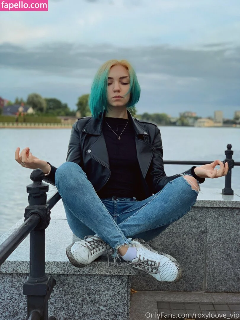 mayberoxy / roxyloove_vip Onlyfans Photo Gallery 