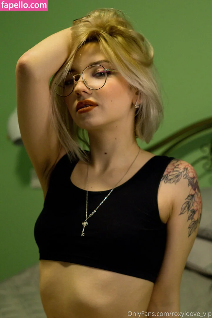 mayberoxy / roxyloove_vip Onlyfans Photo Gallery 