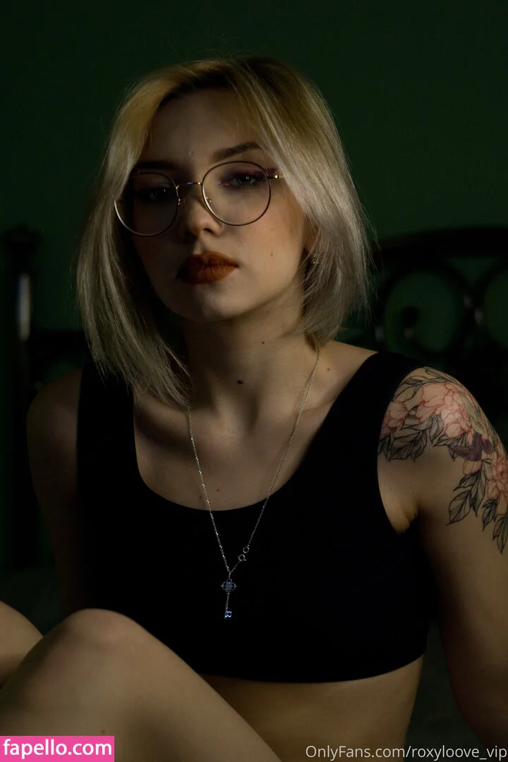 mayberoxy / roxyloove_vip Onlyfans Photo Gallery 