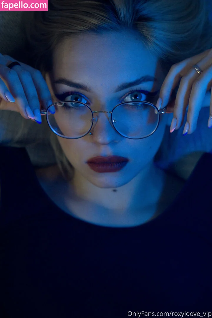 mayberoxy / roxyloove_vip Onlyfans Photo Gallery 