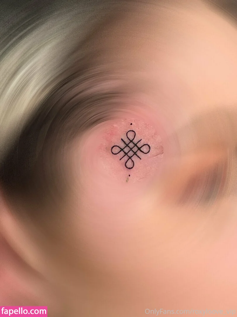 mayberoxy / roxyloove_vip Onlyfans Photo Gallery 