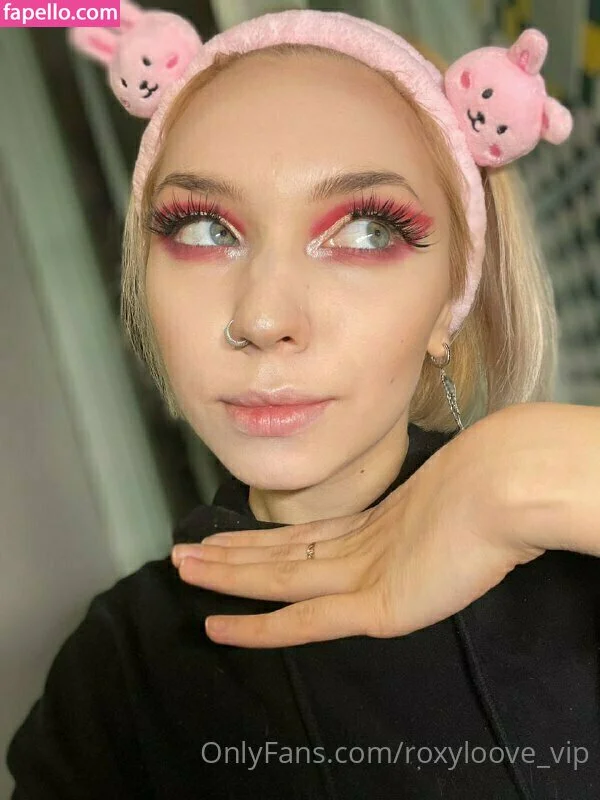 mayberoxy / roxyloove_vip Onlyfans Photo Gallery 