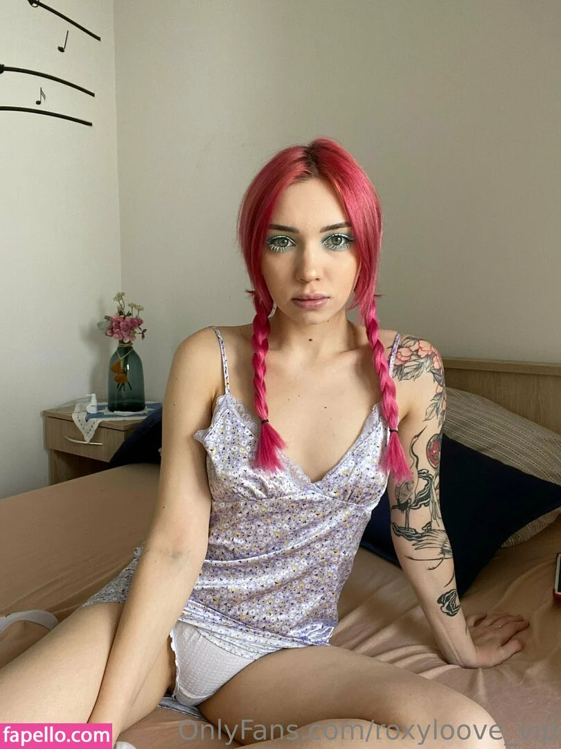 mayberoxy / roxyloove_vip Onlyfans Photo Gallery 