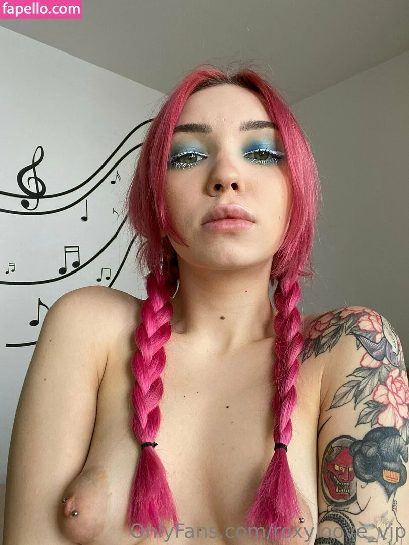 mayberoxy / roxyloove_vip Onlyfans Photo Gallery 