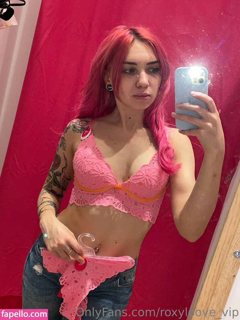 mayberoxy / roxyloove_vip Onlyfans Photo Gallery 