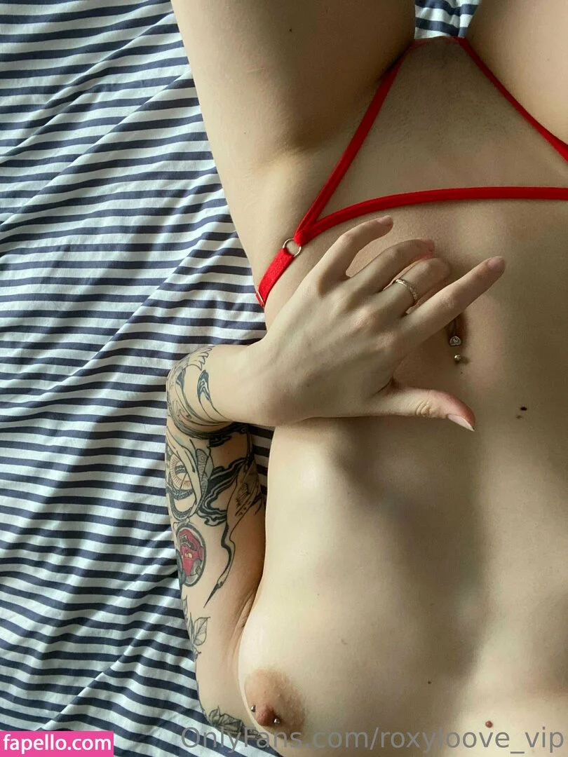 mayberoxy / roxyloove_vip Onlyfans Photo Gallery 