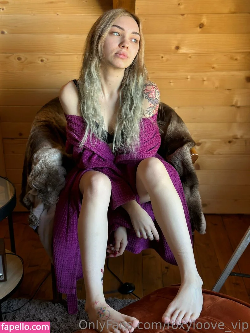 mayberoxy / roxyloove_vip Onlyfans Photo Gallery 