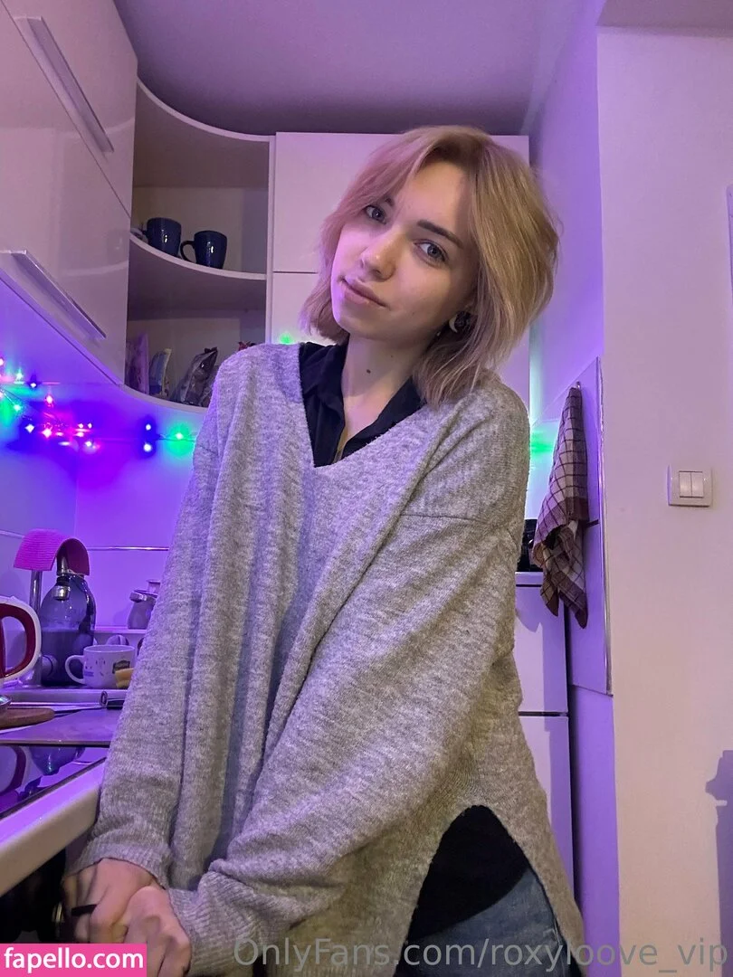 mayberoxy / roxyloove_vip Onlyfans Photo Gallery 