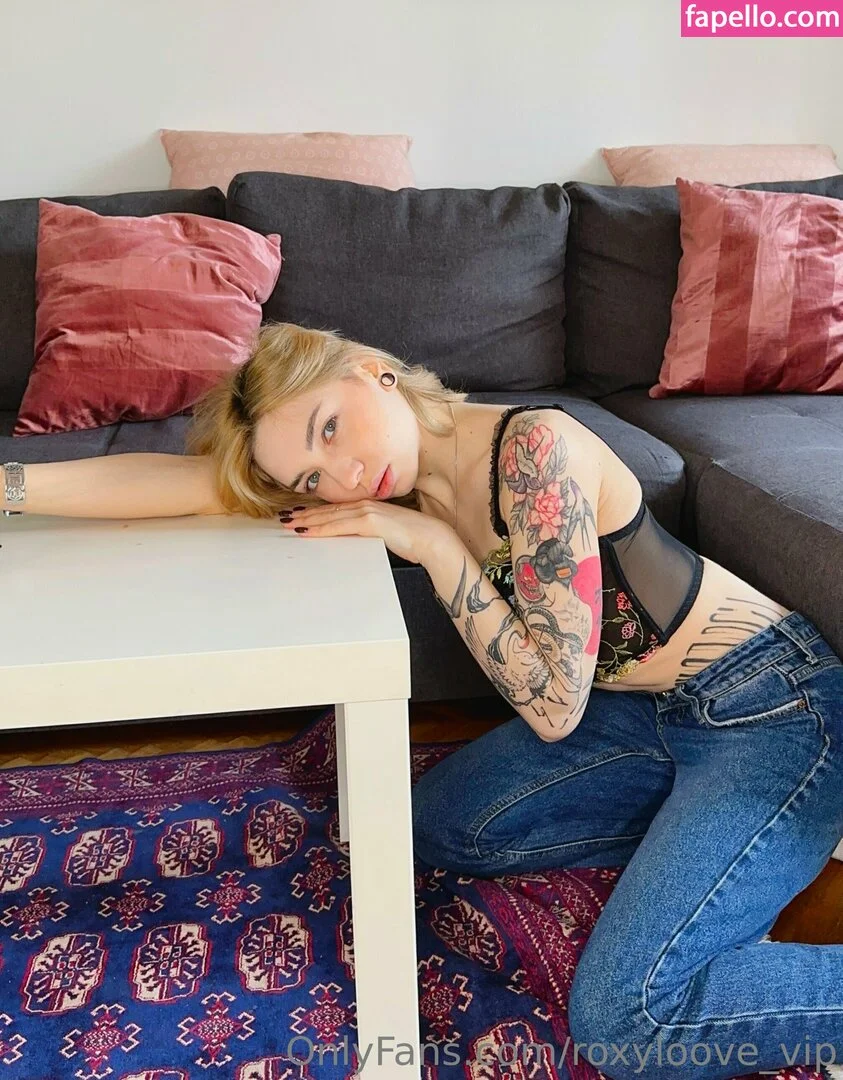 mayberoxy / roxyloove_vip Onlyfans Photo Gallery 