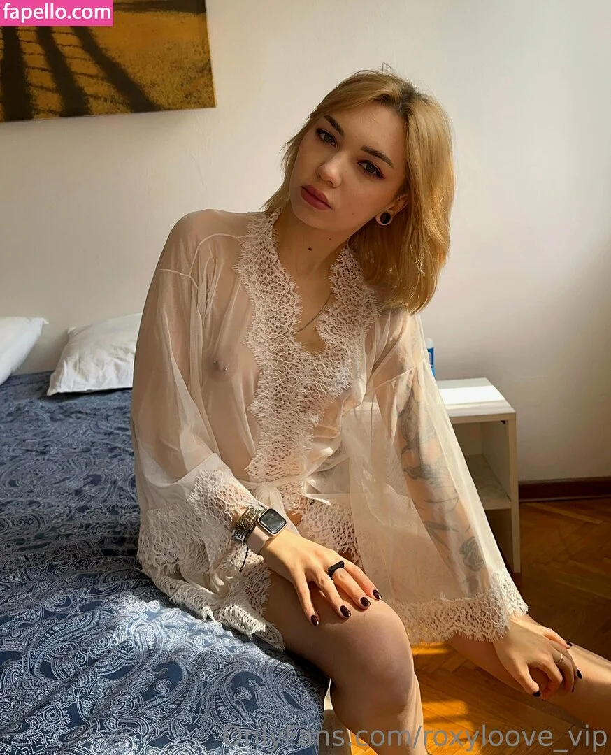 mayberoxy / roxyloove_vip Onlyfans Photo Gallery 