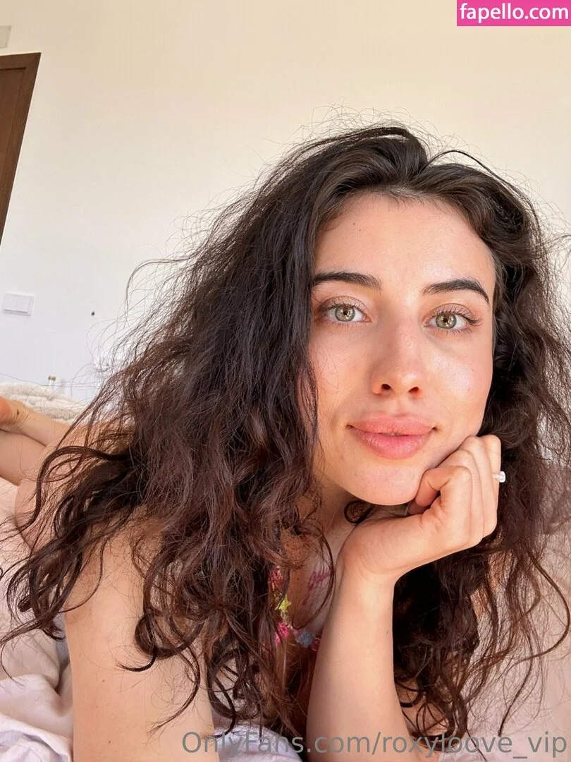 mayberoxy / roxyloove_vip Onlyfans Photo Gallery 
